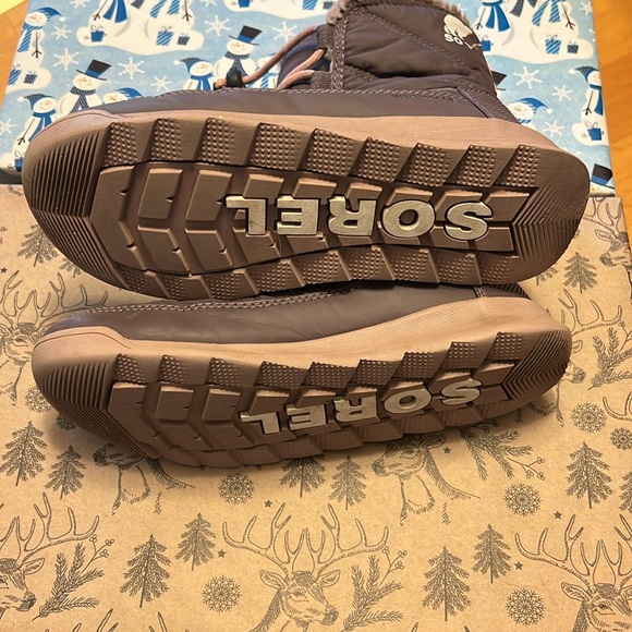 Sorel Girls Waterproof Plum Quilted Shearling Lined Toggle Winter Boot Size 4 - Picture 10 of 11